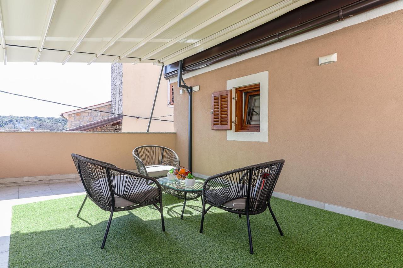 Apartman Juraj I Matej เวอร์ซาร์ ภายนอก รูปภาพ