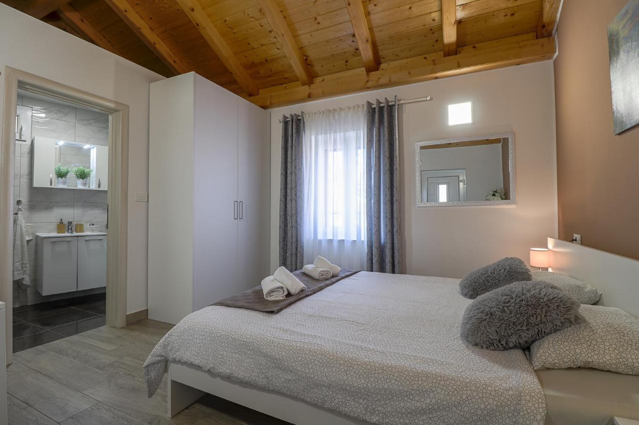 Apartman Juraj I Matej เวอร์ซาร์ ภายนอก รูปภาพ