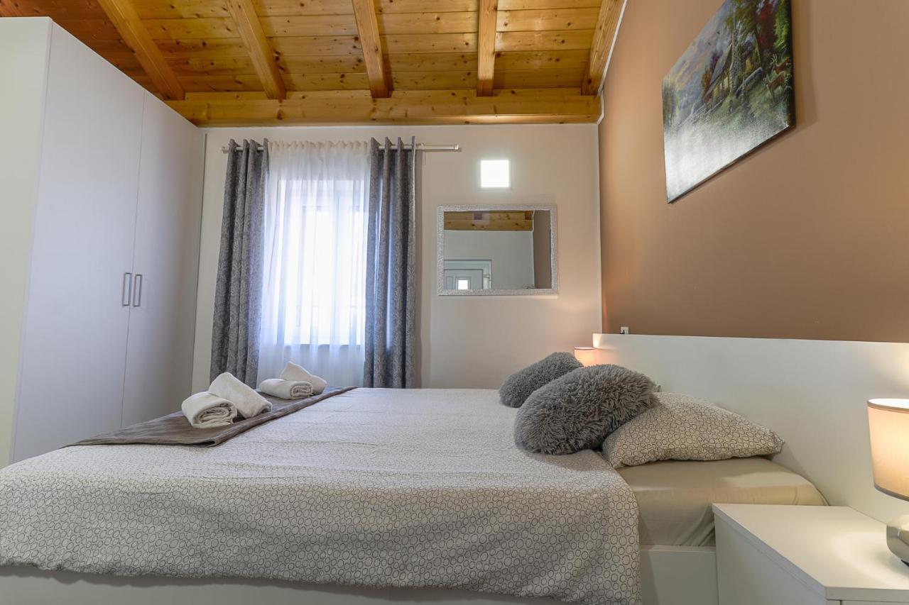 Apartman Juraj I Matej เวอร์ซาร์ ภายนอก รูปภาพ