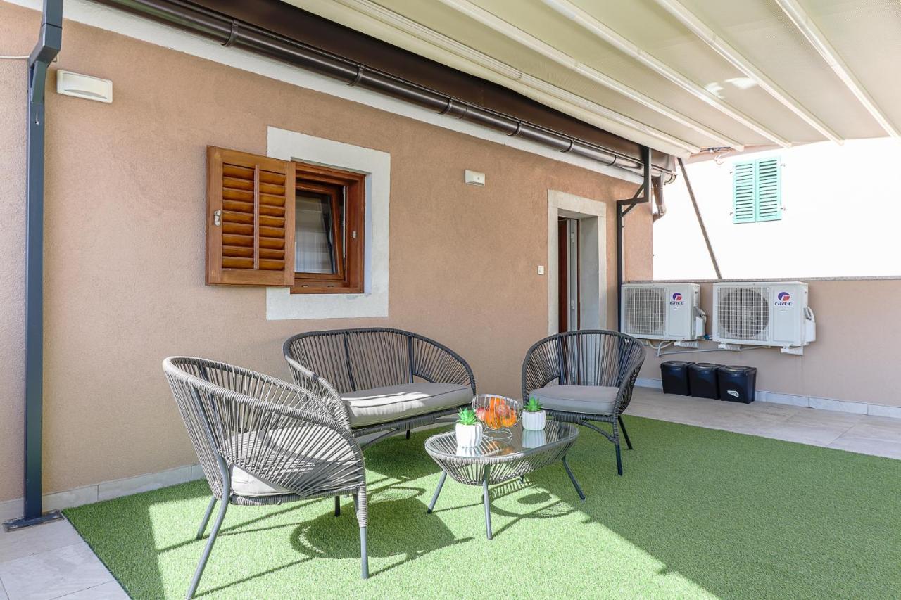 Apartman Juraj I Matej เวอร์ซาร์ ภายนอก รูปภาพ