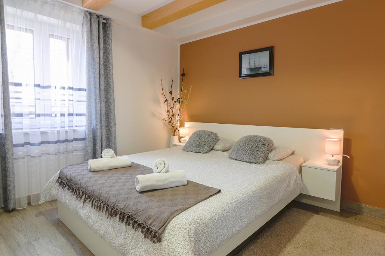 Apartman Juraj I Matej เวอร์ซาร์ ภายนอก รูปภาพ