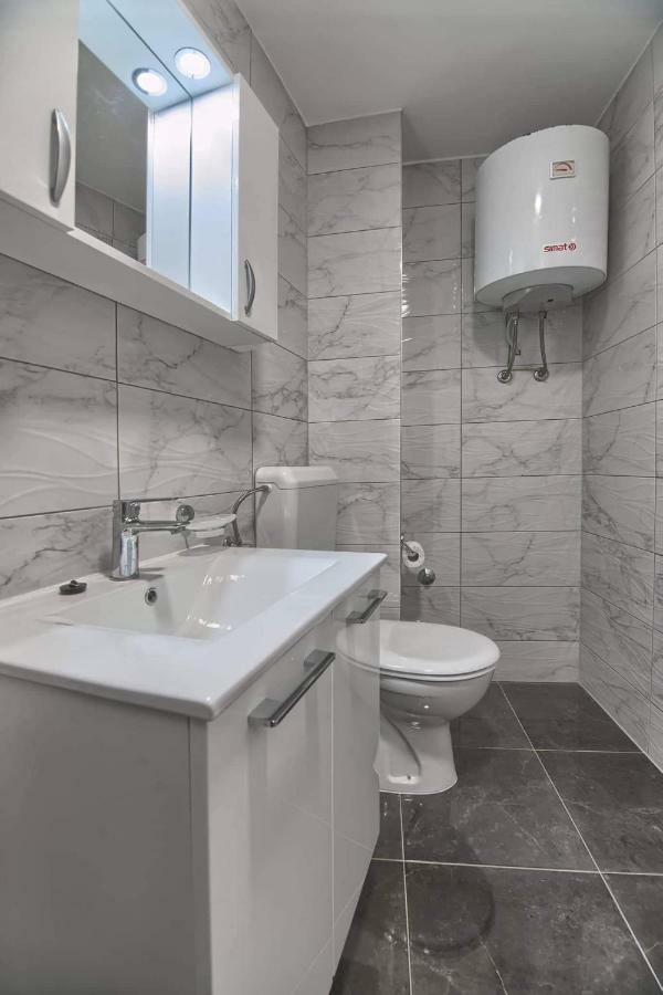 Apartman Juraj I Matej เวอร์ซาร์ ภายนอก รูปภาพ